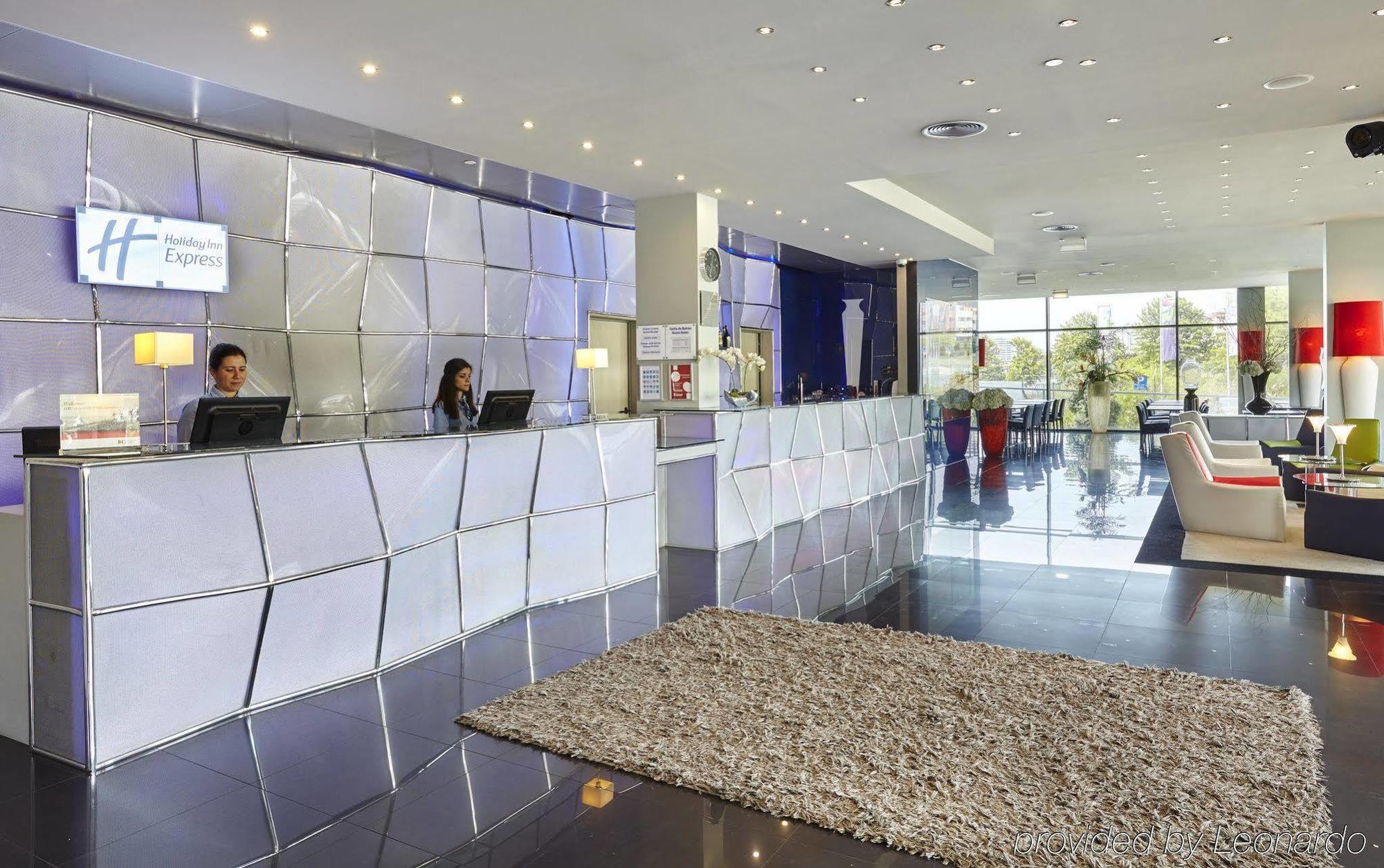 Hotel Express Lisbon Alfragide By Ihg